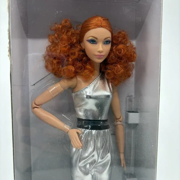 Barbie Signature Looks – Redhead Curly Hair – New (Box Damaged) - Picture 2 of 5